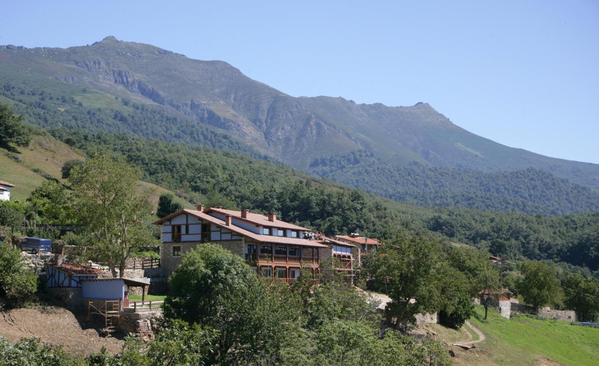 Viviendas Rurales Pena Sagra * Cahecho